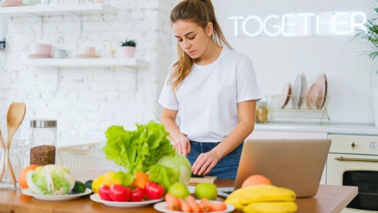 How to Eat Clean for Beginners: A Dietitian’s Guide