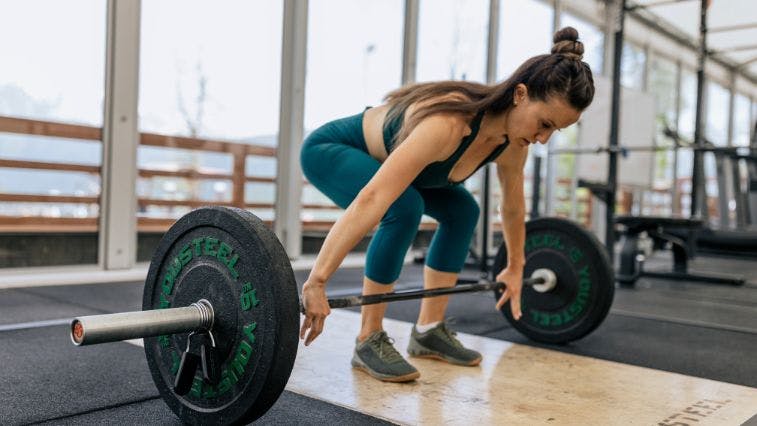 A CPT Helps You Pick What Weight You Should Start Lifting With